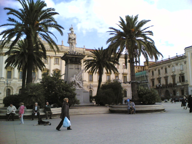 vista di Piazza Italia di Sassari con il nuovo Nokia 6630